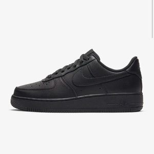New Nike Airforce Womens Black Shoe Size 7 Worn once 1 ‘07
